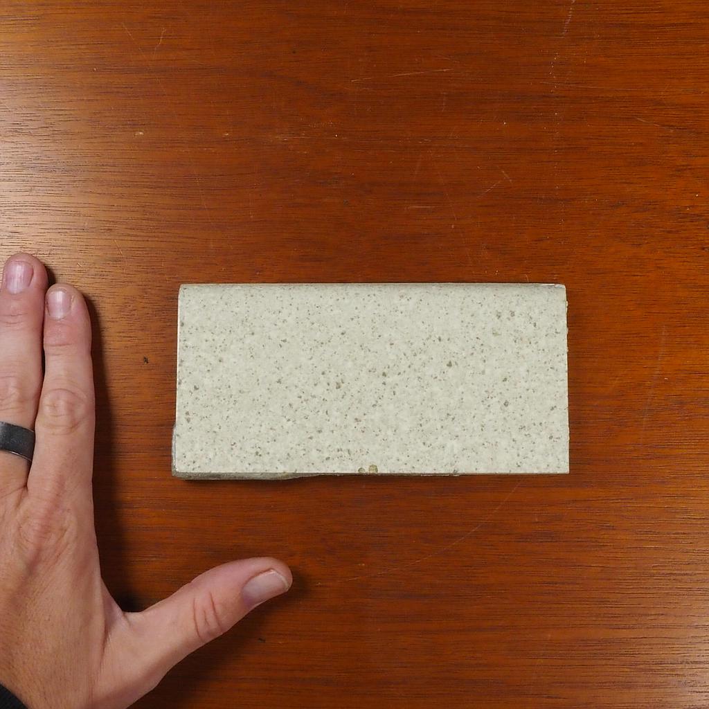 [192CLA008] Glazed porcelain tiles by Hemixem from the Borgerstein building (15 x 7,6 cm)