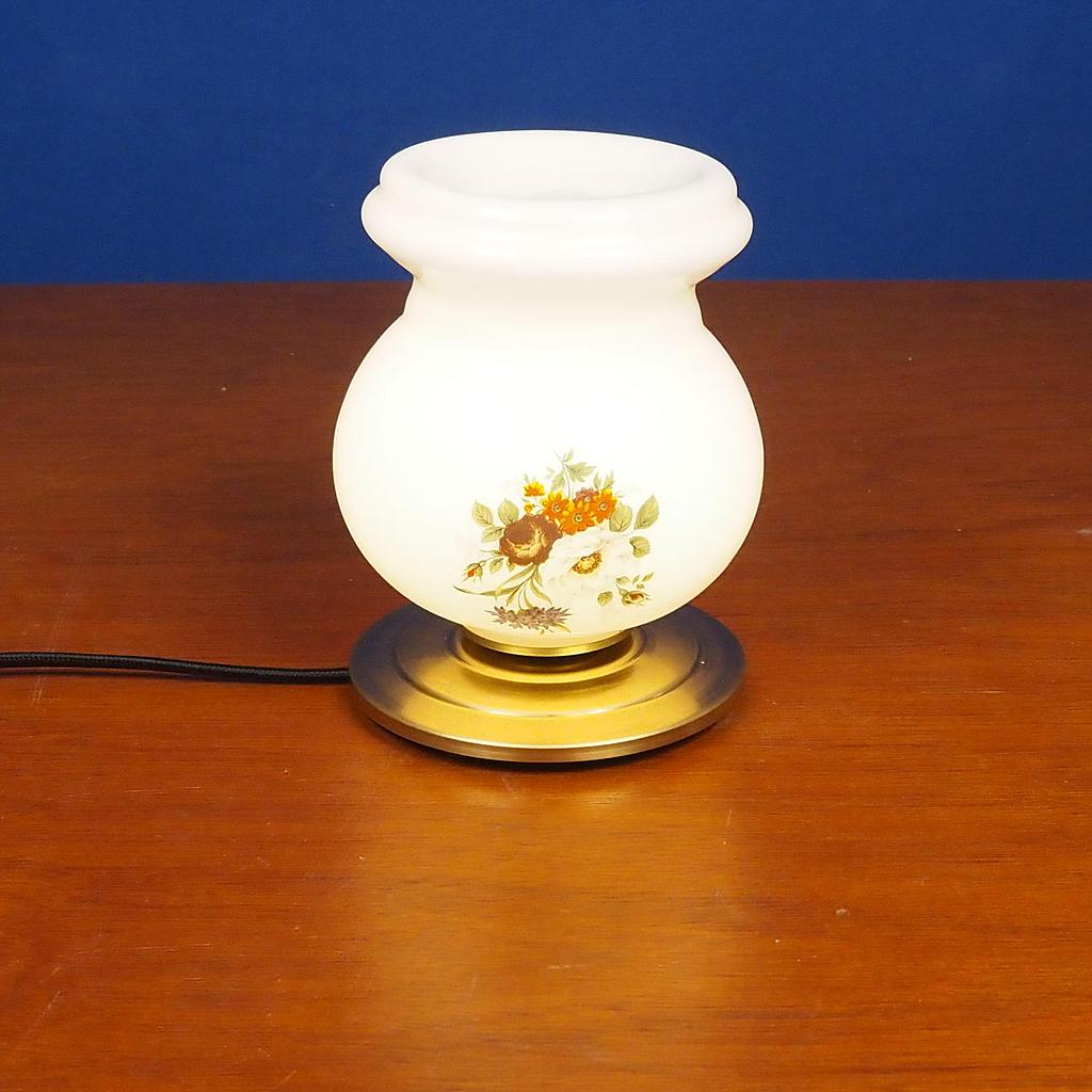 [999LIG1280] Table light 'Hélène' in brass with decorated opaline diffuser