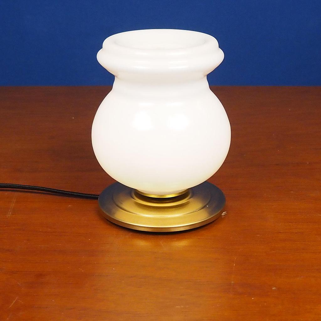 Table light 'Roger' in brass with opaline diffuser
