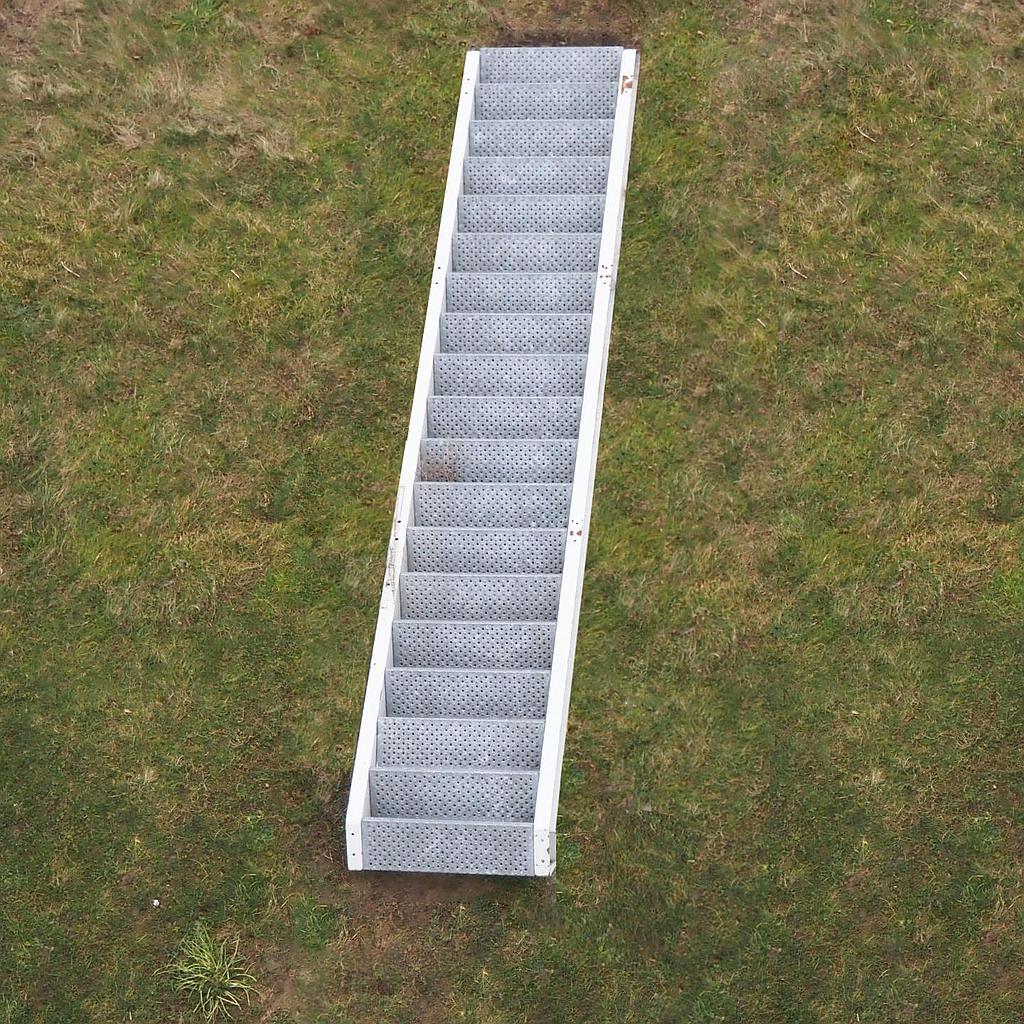Stairs in galvanized steel (L. 500 x W. 94,2 cm)