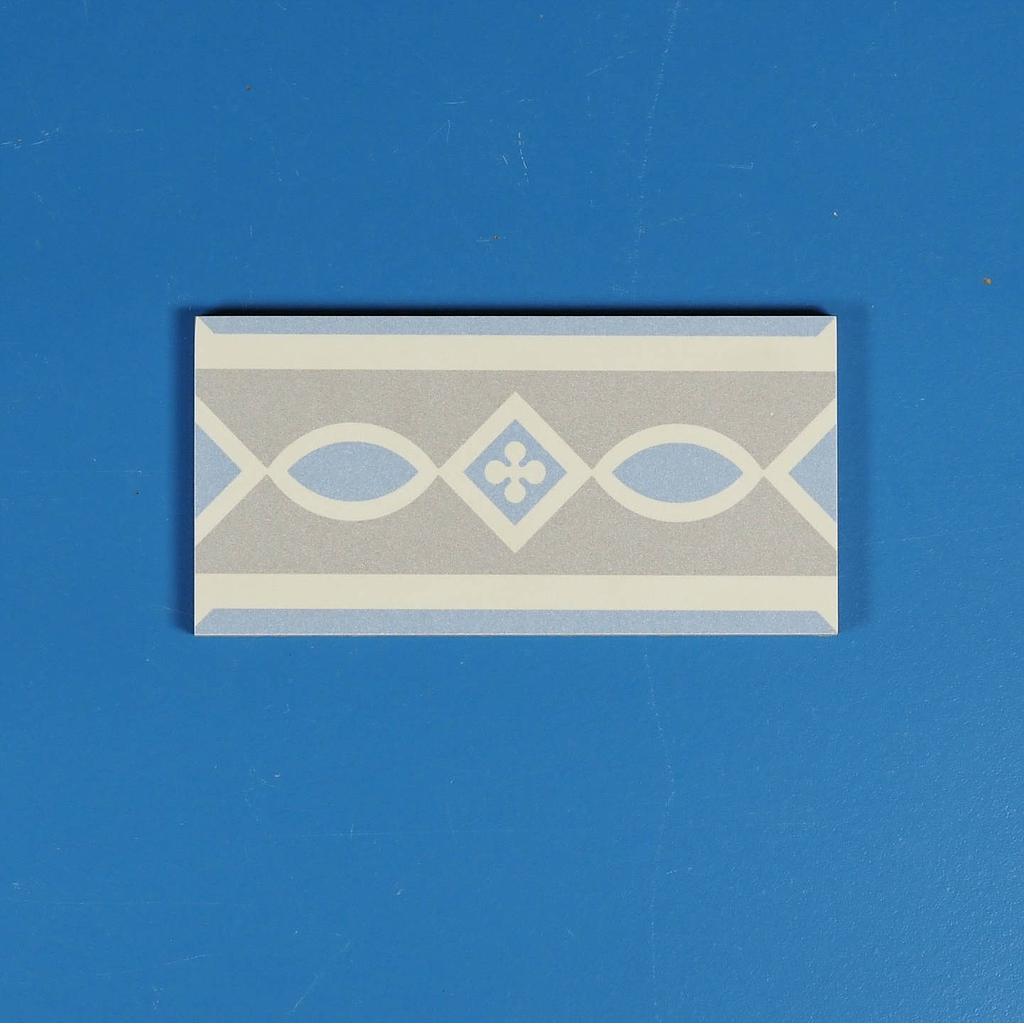 [999FLO181] Ceramic frieze 'Bel Histoire' by Revoir Paris (7,5 x 15 cm) - Sold per tile