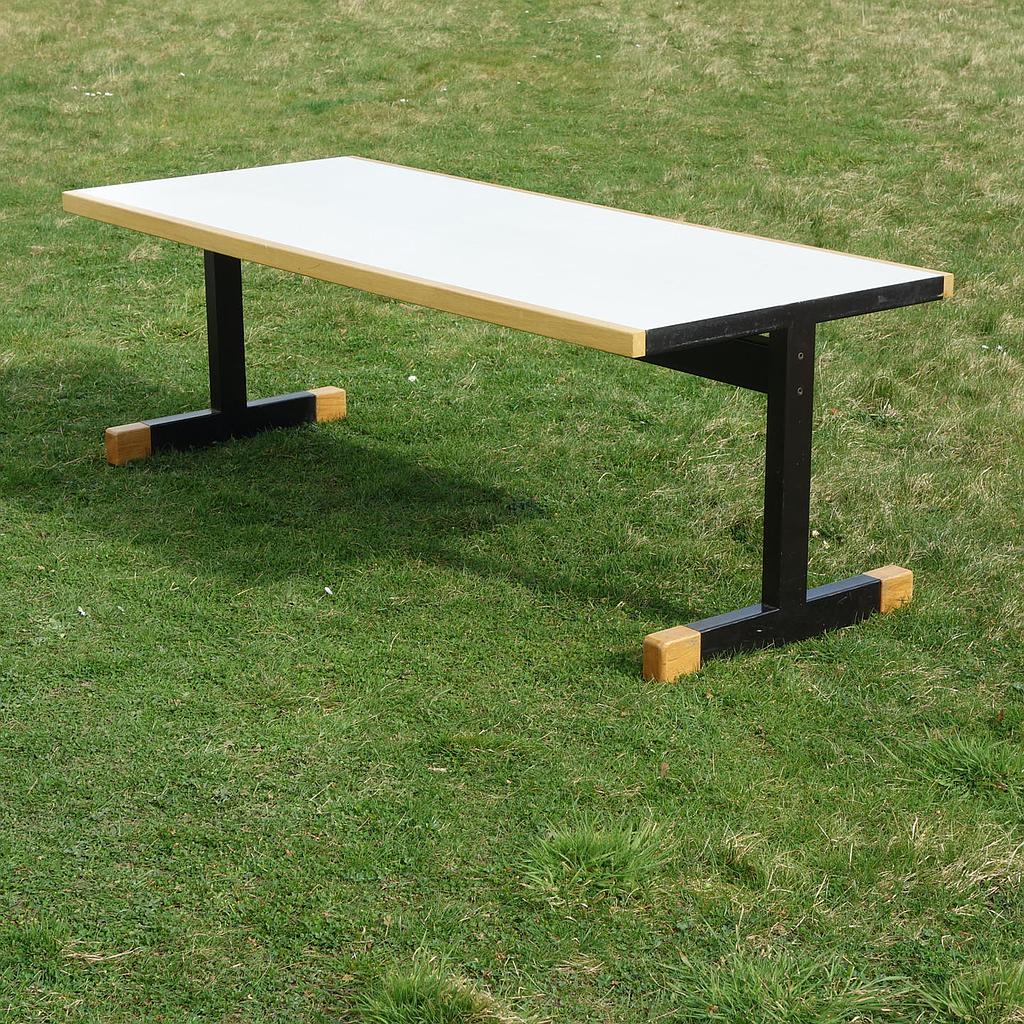 Table '6 places' from the Banque Brussels Lambert building's cafeteria by Christophe Gevers (L. 205 cm)