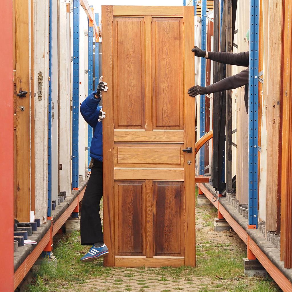 Door in varnished solid pine from Opwijk monastery (H. 246 cm x W. 87 cm) - Right/Left