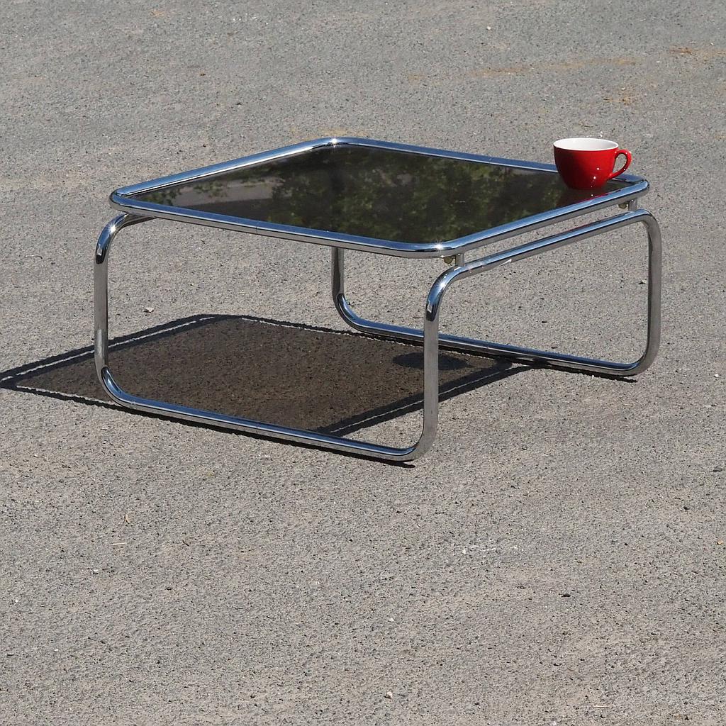 [901FUR1076] Coffee table with smoked tempered glass top and tubular chromed steel base