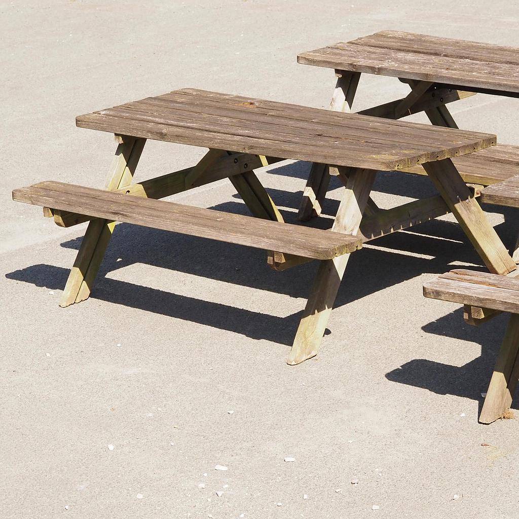 Outdoor picnic table in Douglas fir (L. 177 cm)