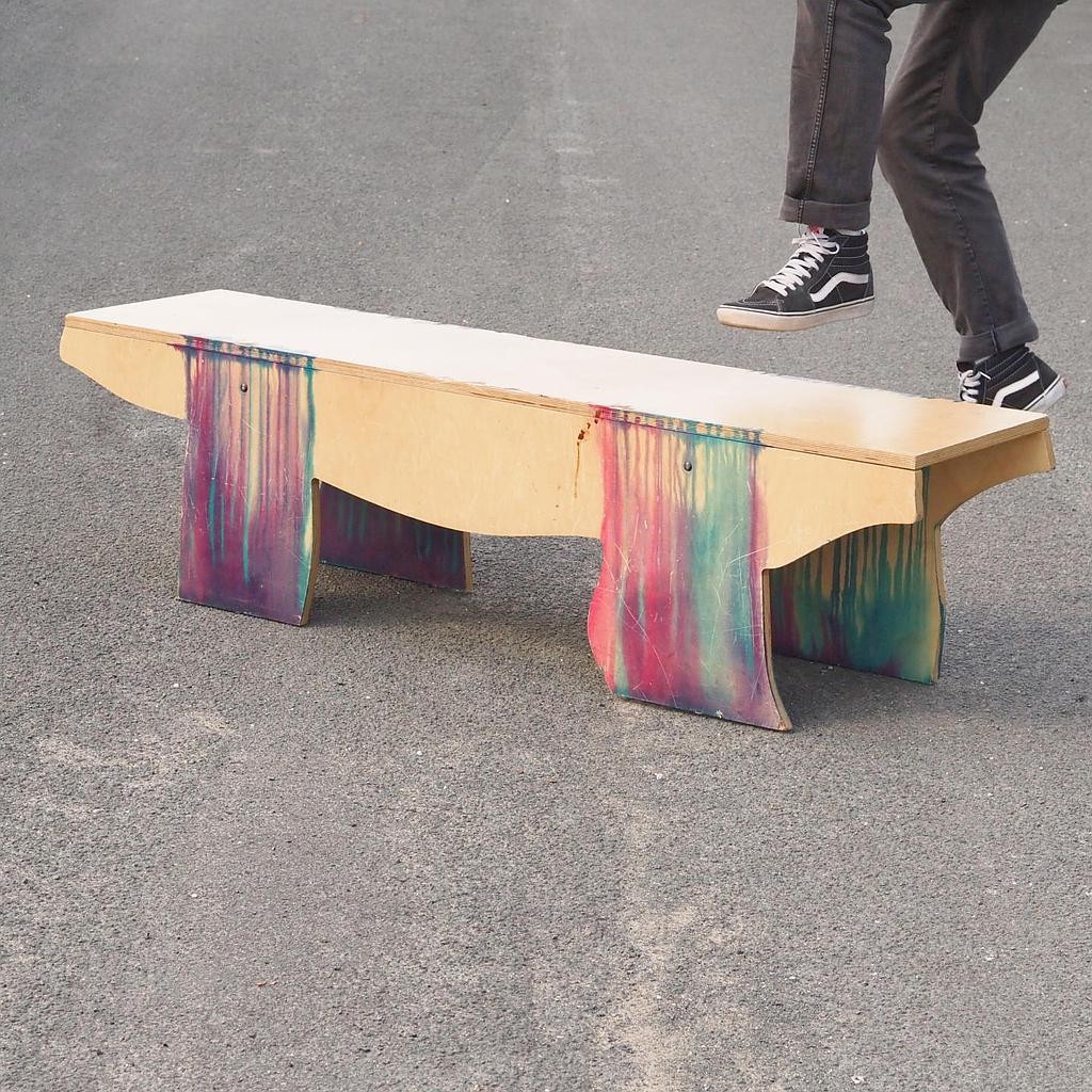 Bench in plywood by Lionel Jadot