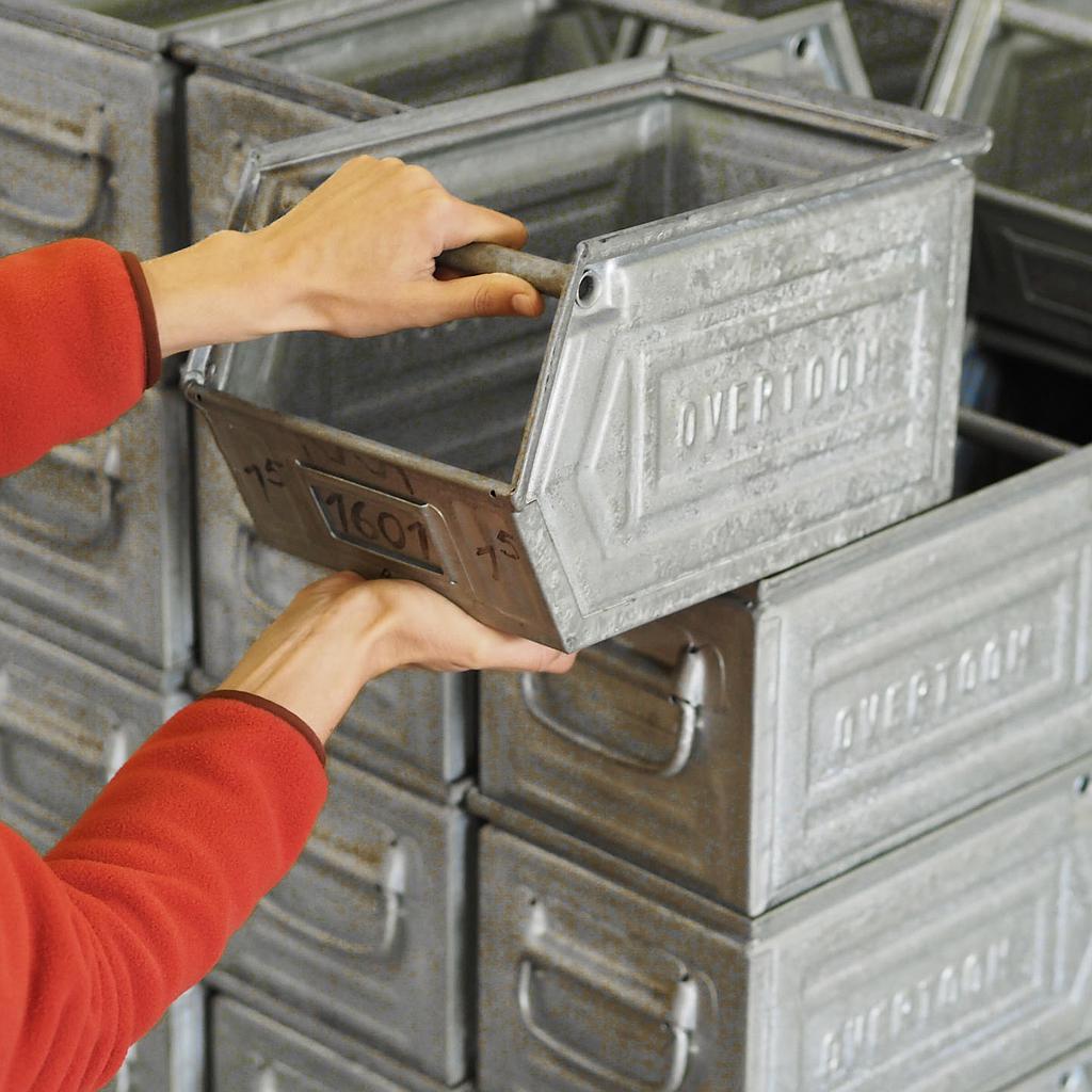 [999HAR1081] Storage bin in galvanized steel by Overtoom