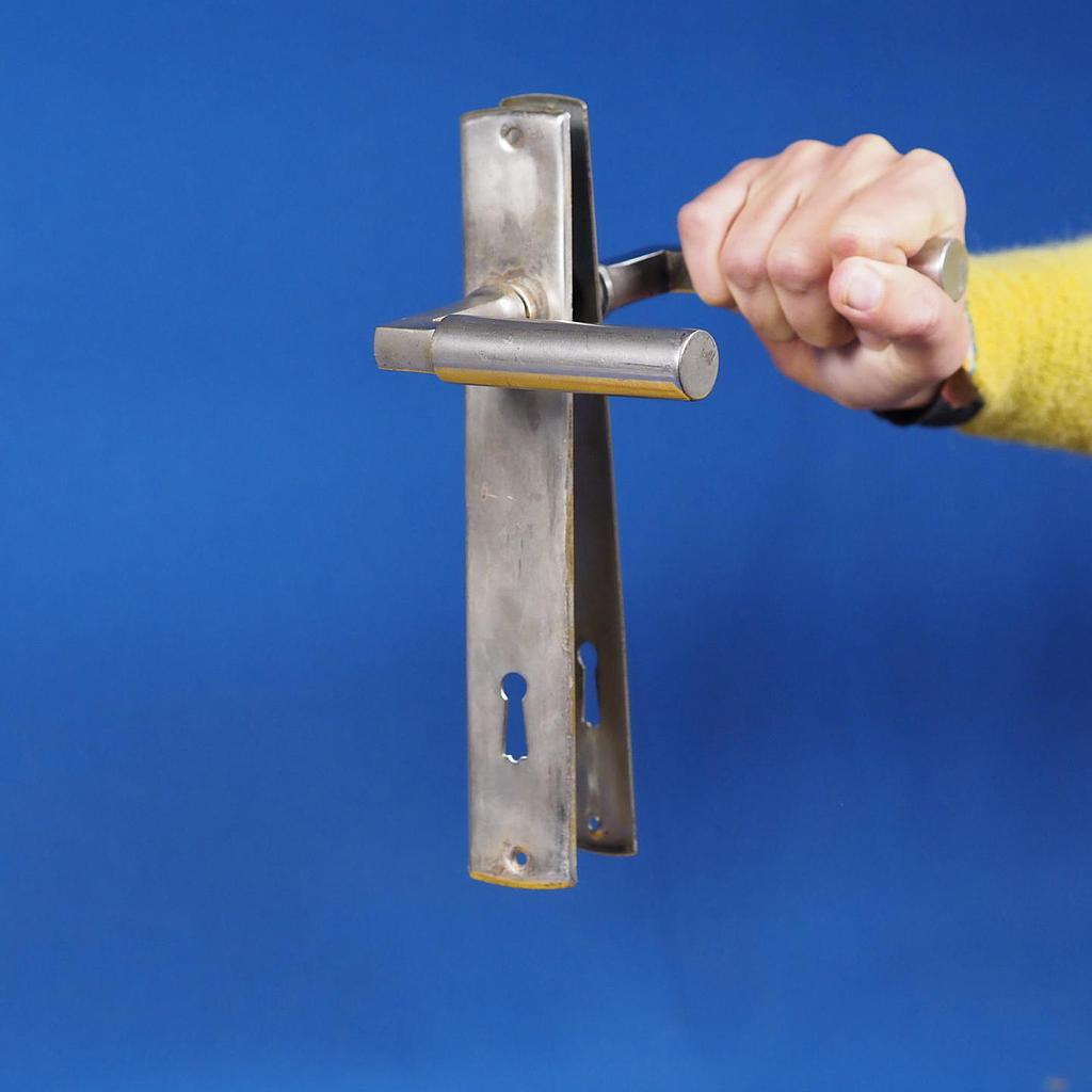 [180HAR001] Door handle in nickel brass with key plates attributed to Walter Gropius (ca. 1930)