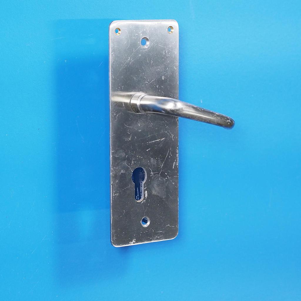 Single door handle with key and fixing holes in chrome-plated brass from the Générale de Banque - 4 fixing holes (Right)