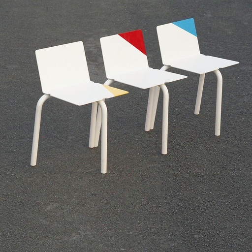 Stackable chair by Pierre-Emmanuel Vandeputte - White with high backrest (with various coloured corners)