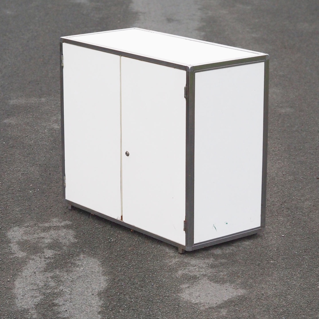 Sideboard with chromed steel frame - Lock cylinder in the middle