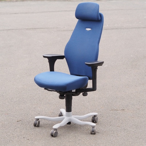 [999FUR1500] Swivel office armchair by Kinnarps