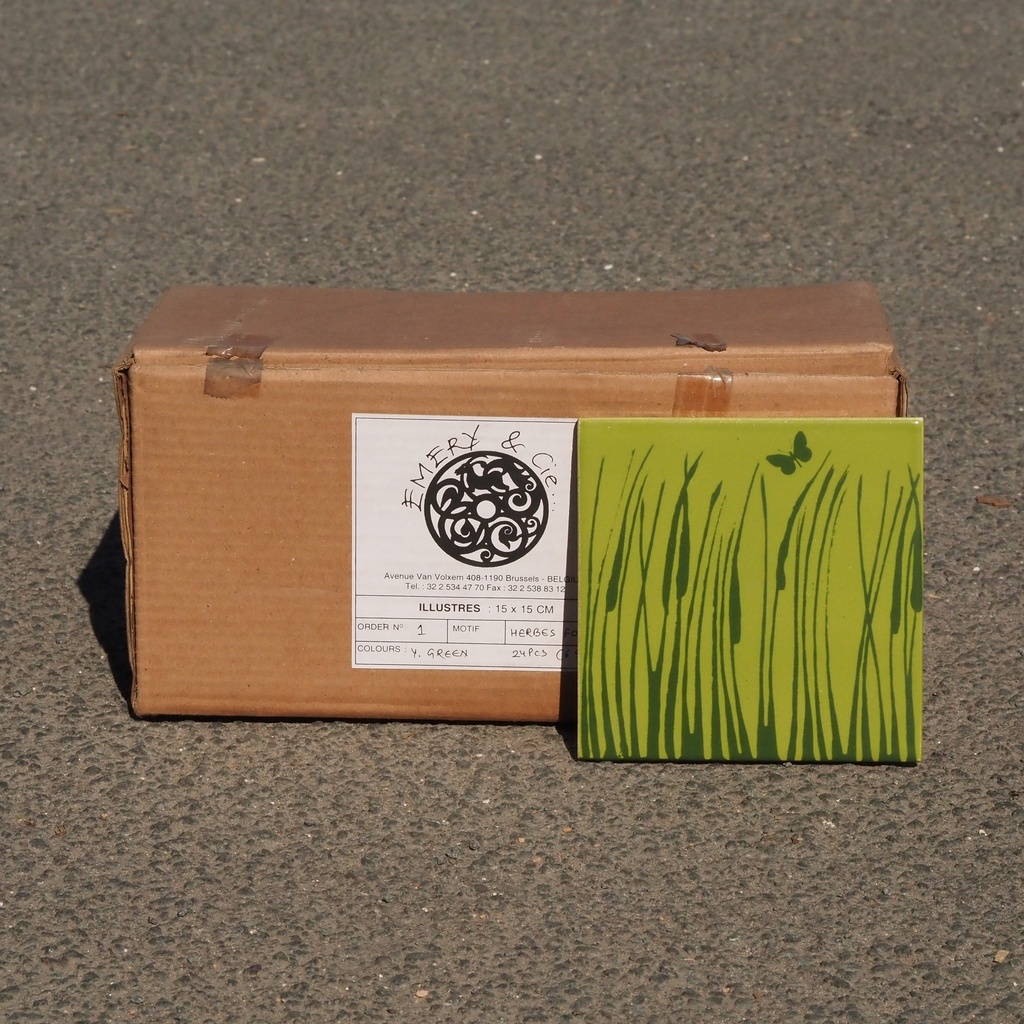 [334CLA023] Box of 24 glazed terracotta wall tiles by Emery&Cie (15 x 15 cm) - Green