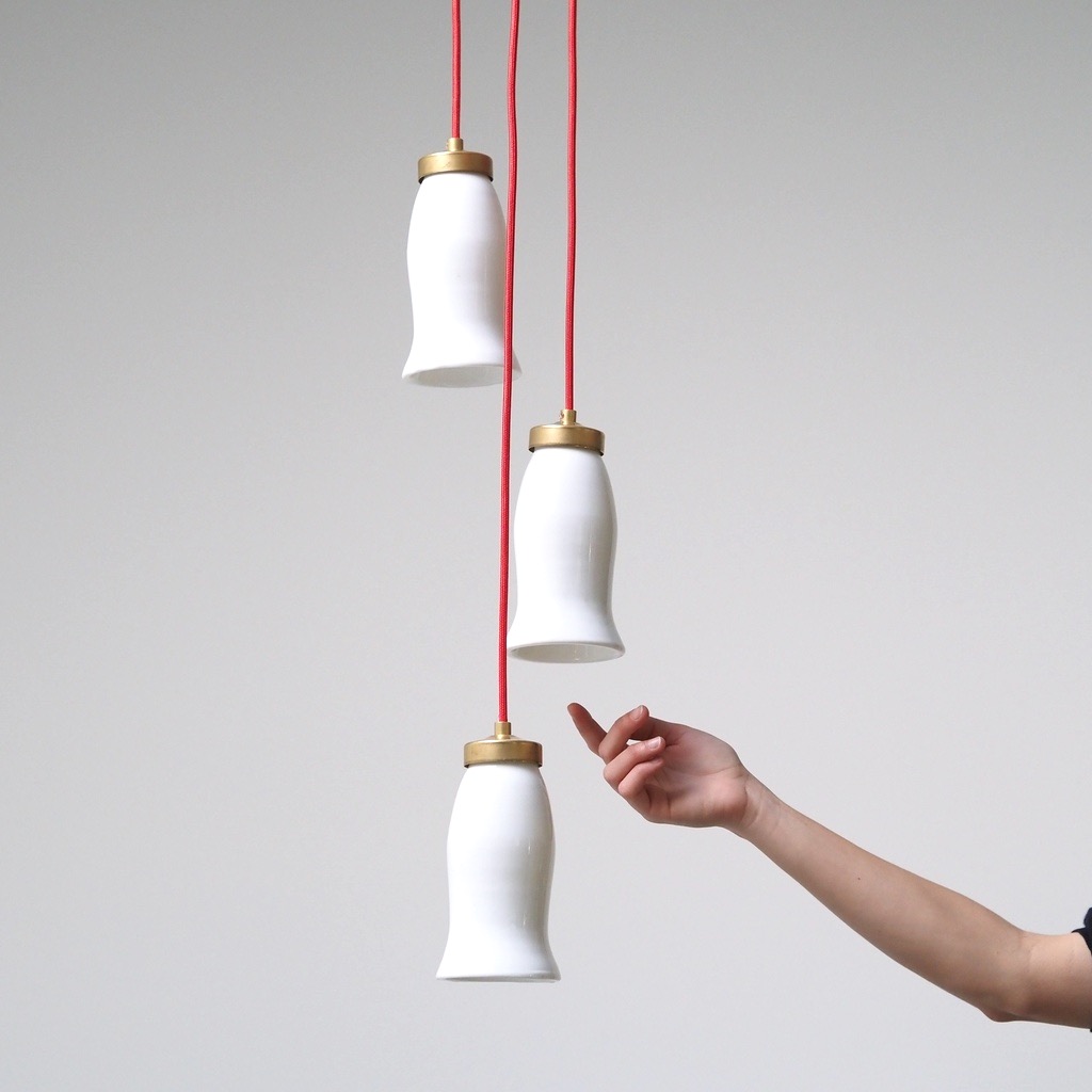 [334LIG012] Cascade hanging light 'Tilda' with glass lampshades from Emery&Cie - White