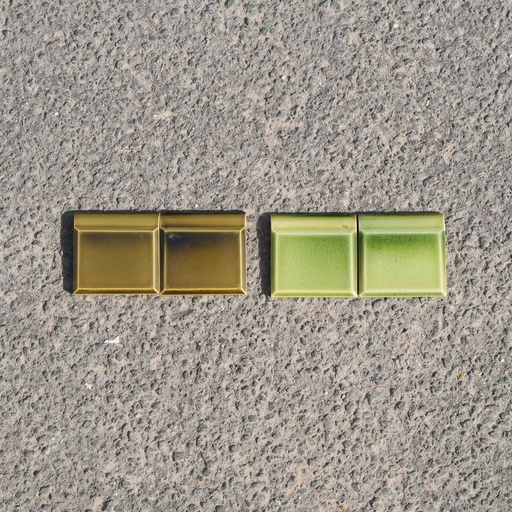 Glazed bullnose tile by Hemixem (H. 7,2 cm)