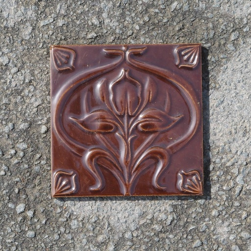 [334CLA053] Embossed tile in glazed terracotta by Emery&Cie (15 x 15 cm) - Dark brown