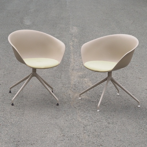 Lounge armchair 'Duna 02' by Lievore Altherr Molina for Arper