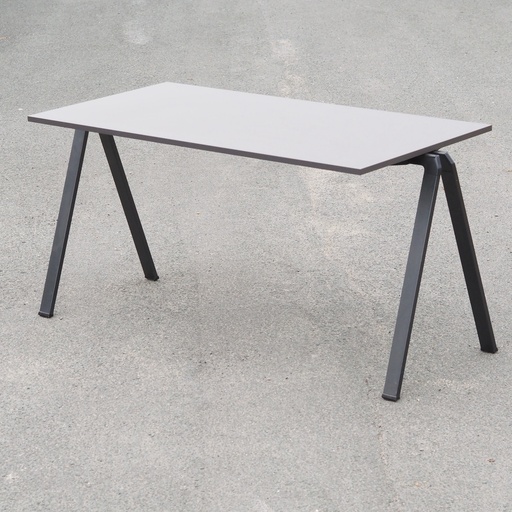 [968FUR65339] Stackable table 'Yuno' by Andreas Krob for Wiesner-Hager