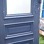 Door in painted wood with textured glass panel (H. 220,5 x W. 83,5 cm) - Right