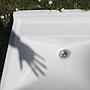Wall-mounted bathroom sink in ceramic by Duravit