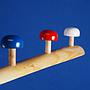 Coat hook 'Baseball' in pine with 3 painted nuts (L. 39 cm)