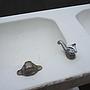 Pedestal double bathroom sink in ceramic