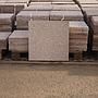 Square pink granite slabs with flamed finish (from 2,5 to 2,9 cm thick) - Sold per m2